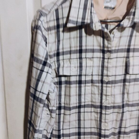 Black and White Notched Collar Long Sleeve Shirt - Picture 2 of 9